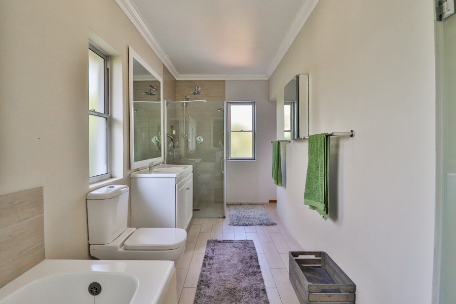 5 Bedroom Property for Sale in Welgemoed Western Cape